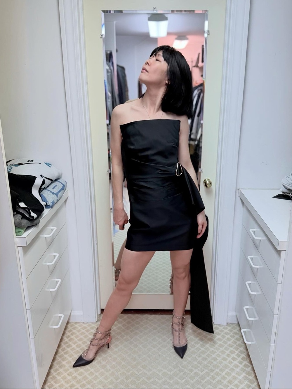 NWOT Roland Mouret Strapless Black Satin Mini Dress with Side Drape, Size US 6 - Picture 2 of 8